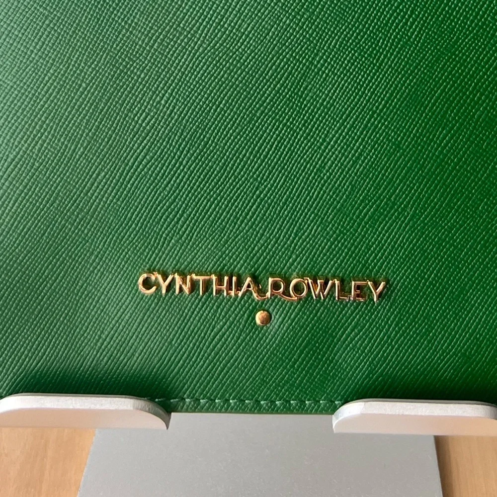 Cynthia Rowley Genuine Saffiano Leather iPad/Tablet Sleeve in Hunter Green